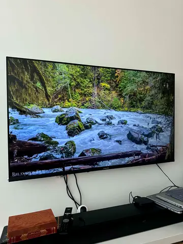 Nikai 55-inch LED Smart TV in Excellent Condition