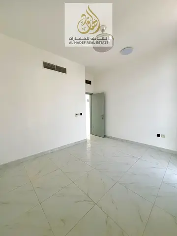 Two bedrooms and a living room for rent in Rawda 3, near Ammar Street. Two bathrooms and a balcony. Spacious and high-end finishing. Second tenant. Pr