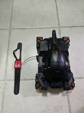 Remote control tank with wrist controller — used, working