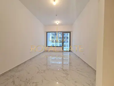 Stylish Studio Home | Bright Interiors | Vibrant Community Setting