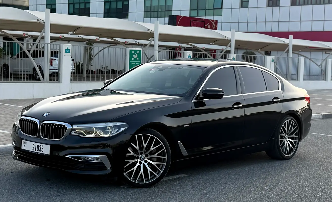 BMW 5-Series 2018 — photo 1 of 17