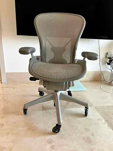 Selling herman miller Aeron chair.good condition only little use