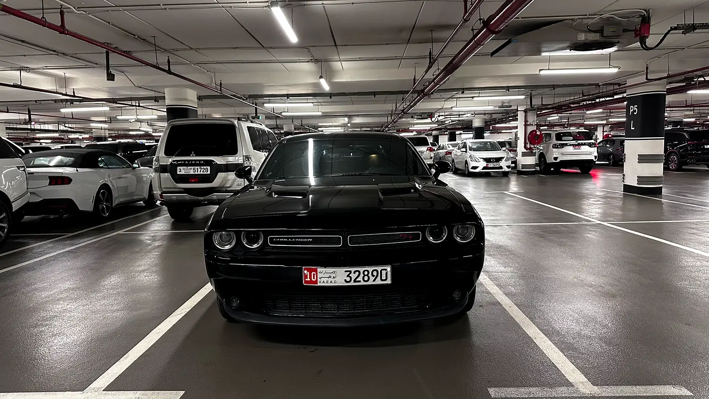 Dodge Challenger 2015 — photo 1 of 6