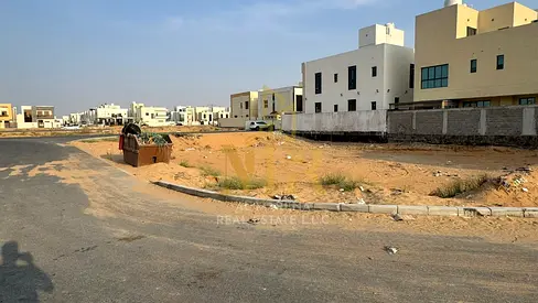فرصة استثمارية مميزة أرض سكنية للبيع في العامرة عجمان موقع استراتيجي ثاني قطعة من الشارع الرئيسي تملك حر لجميع الجنسيات للبيع أرض سكنية استثمارية مميز