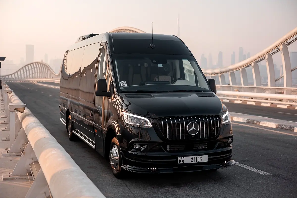 Mercedes-Benz Sprinter 2023 — photo 1 of 12