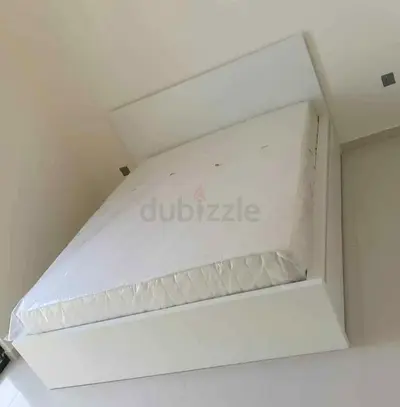 IKEA malam queen‑size bed (160 × 200 cm) with 2 storage drawers underneath and an IKEA mattress ✨