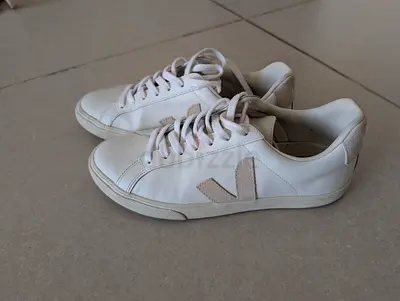 Veja Leather Esplar size 39