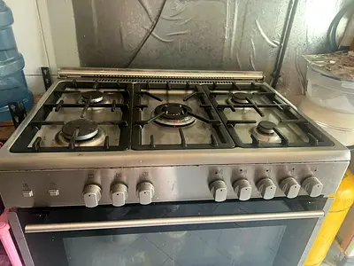 COOKING RANGE FOR SALE.