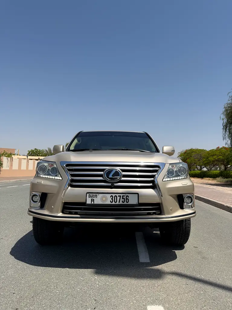 Lexus LX-Series 2014 — photo 1 of 16