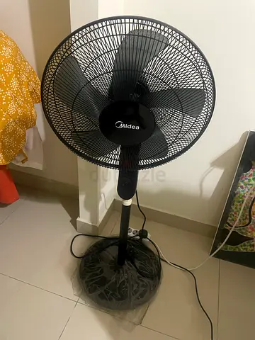 Midea Adjustable Pedestal Fan with remote - Good Condition