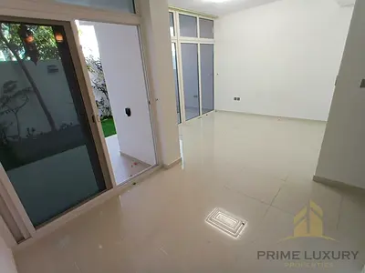 L-Shaped Garden | Security Cameras | Type RREM