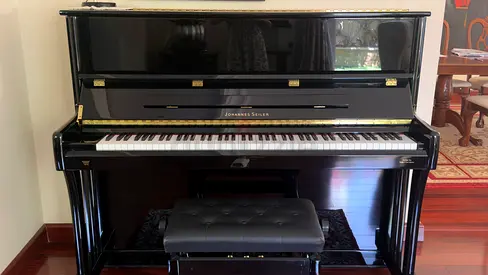 Johannes Seiler Upright Piano in Gloss Black - Excellent Condition