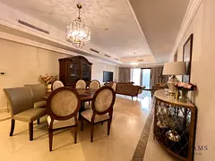 HUGE TRIPLEX APARTMENT | 8 PARKING SPACES