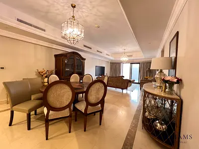 HUGE TRIPLEX APARTMENT | 8 PARKING SPACES