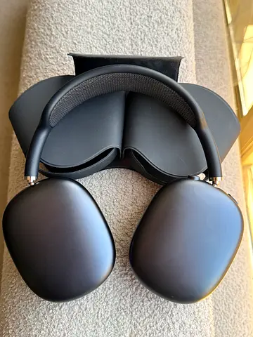 Airpods max Midnight color