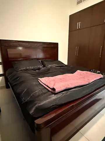 Bed set with mattress