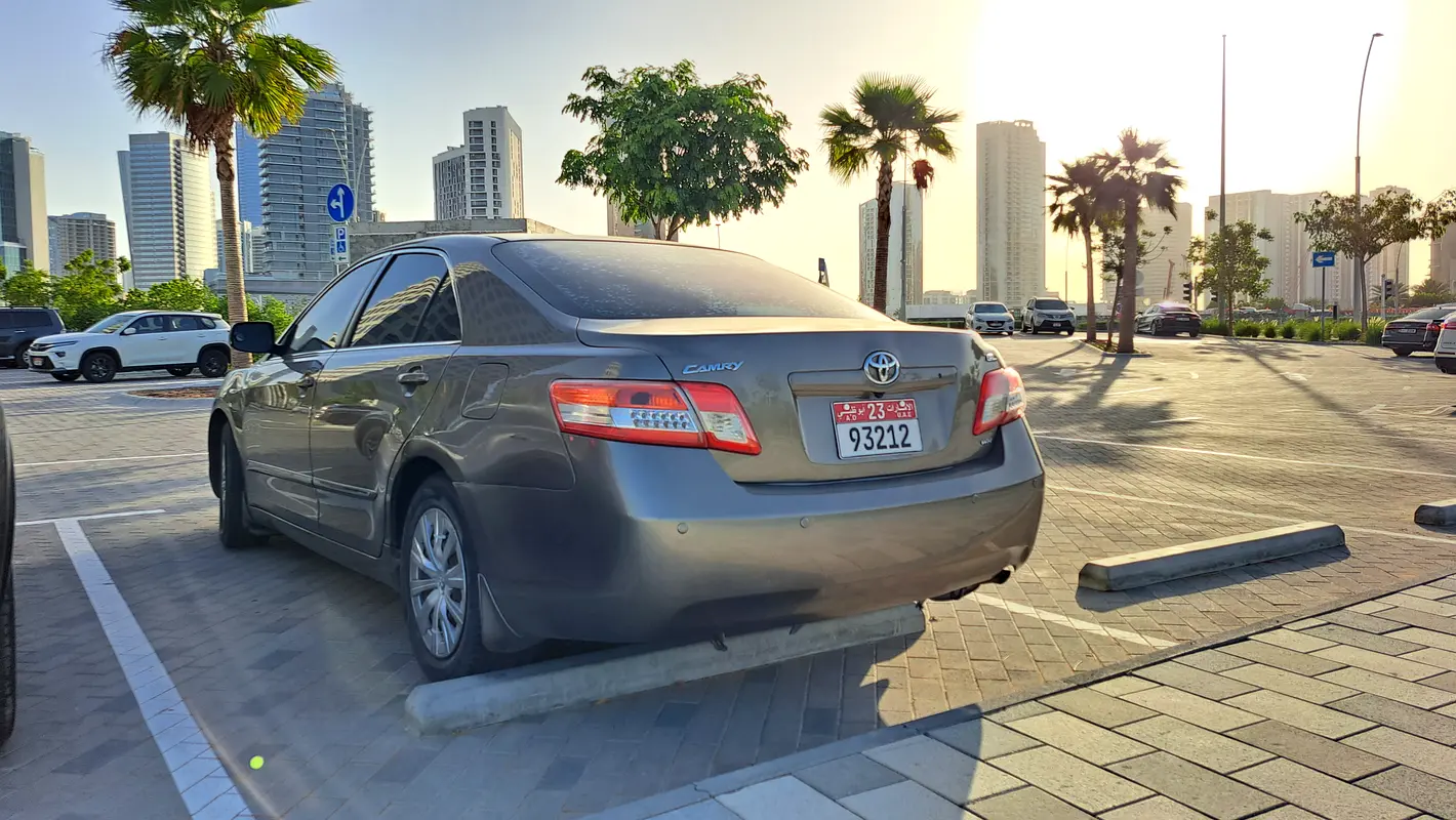 Toyota Camry 2011 — photo 1 of 8