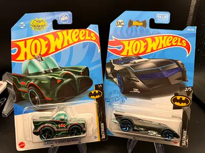 Hot Wheels DC Batman Die-Cast Cars (2-Pack) - New in Card