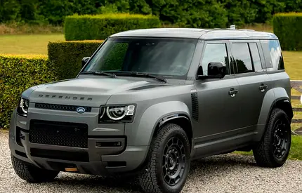 2025 Land Rover Defender 110 Octa Edition One P635