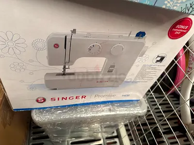 Singer promise 1409 sewing machine with all threads