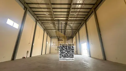 Excellent opportunity to rent industrial sheds suitable for various commercial and industrial activities. The property is located on a side road with