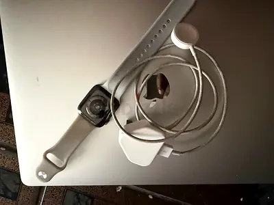 Apple Watch5 (Series 5 44mm)with magnetic charger