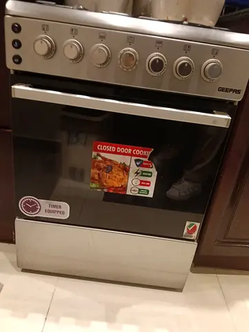 Gas with good oven working up and down with big gaz