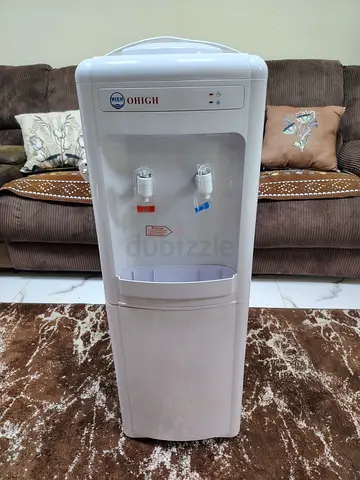 Water dispenser with 3 bottls emty