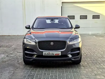 2019 Jaguar F-PACE photo 2