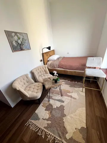Super clean cozy room with window at JBR