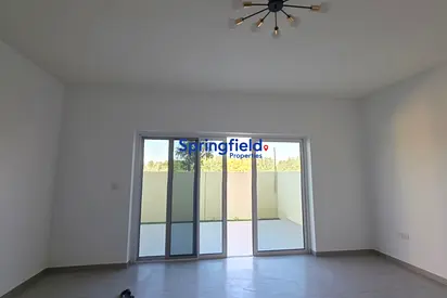 Single Row | Corner Unit | Vacant