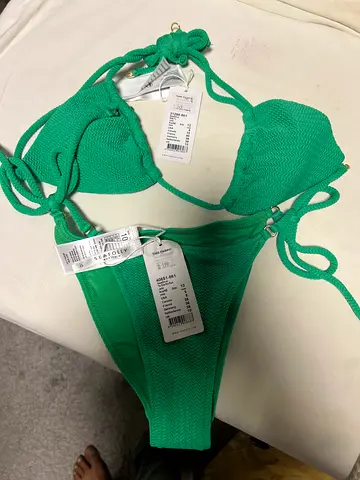 Green textured bikini set - new with tags, size 10