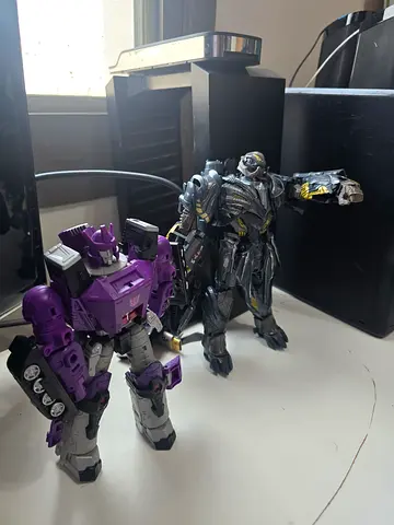 Mega tron (collection)