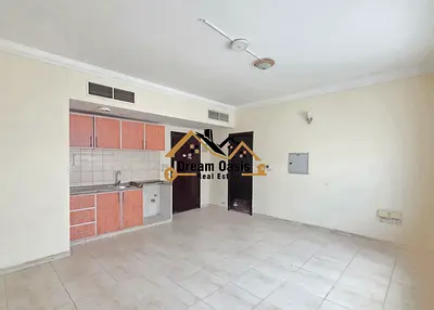 Spicious studios available ready to move yearly