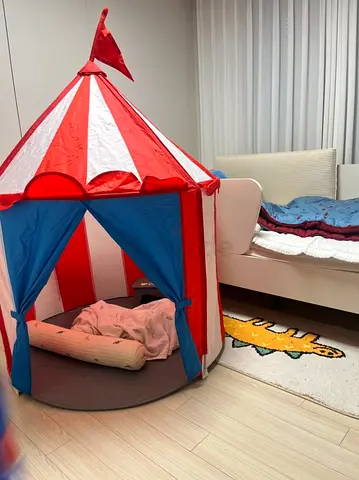 Kids Red  White Circus Play Tent