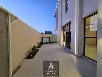 فيلا فاخرة تمليك حر على شارع الشيخ محمد بن زايد  موقع مميز زاوية شارعين وسعر شامل الرسوم