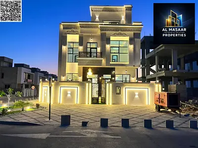 Classic design corner unit with custom finishing and a roof terrace. 6 master bedrooms. Price inclu