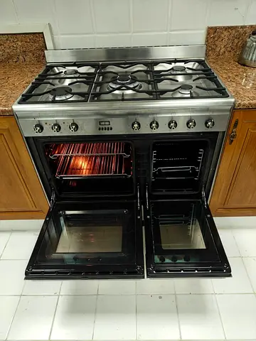 Stainless Steel 90cm Dual-Fuel Range Cooker with Double Oven