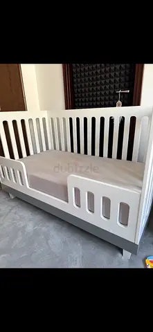 Convertible Baby/Toddler Bed - White Wooden Crib (Used)