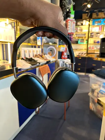 AirPod max 2023 without box- really good condition- few pieces left