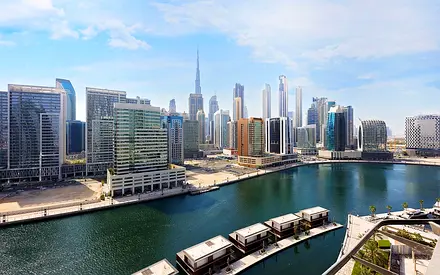 Modern 1 BR Apartment in Business Bay| Premium Amenities