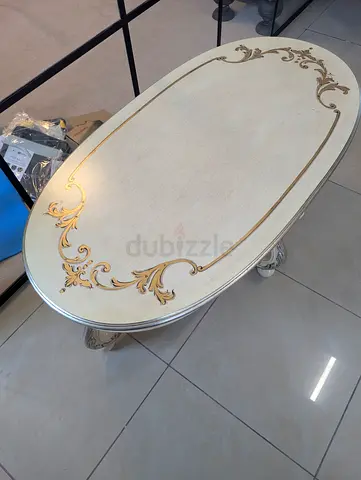 Italian, Furlan Alberto brand, wooden oval table with inlaid top