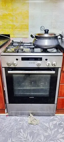 Siemens cooking range 4 burner