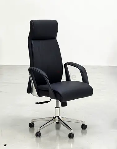 Black High-Back Executive Office Chair with Armrests and Wheels