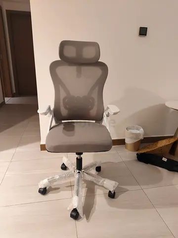 Brand New Ergonomic Mesh Office Chair For Sale