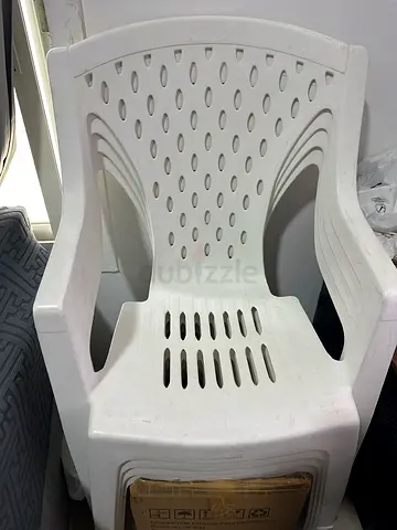 White Plastic Stackable Patio Chair - Good Condition 4pcs