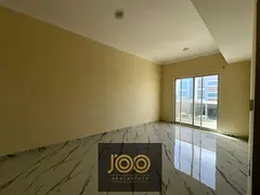 Central location | Large area | Close to exits and services | Excellent price