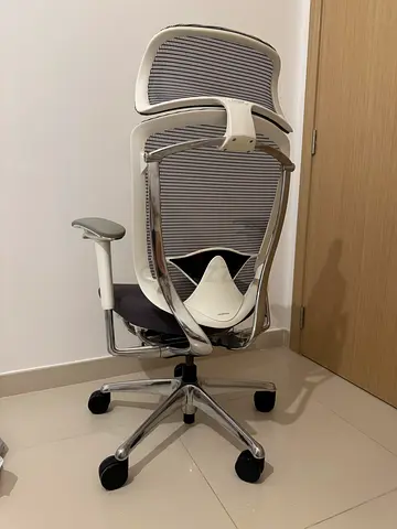 Okamura Contessa Seconda Premium Ergonomic Chair – Excellent Condition