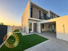 4BEDROOM - LANDSCAPED - CHILLER FREE - SINGLE ROWBlue Velvet Real Estate Brokerage presents a remark