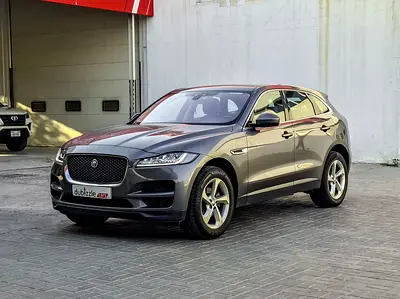 2019 Jaguar F-PACE photo 3